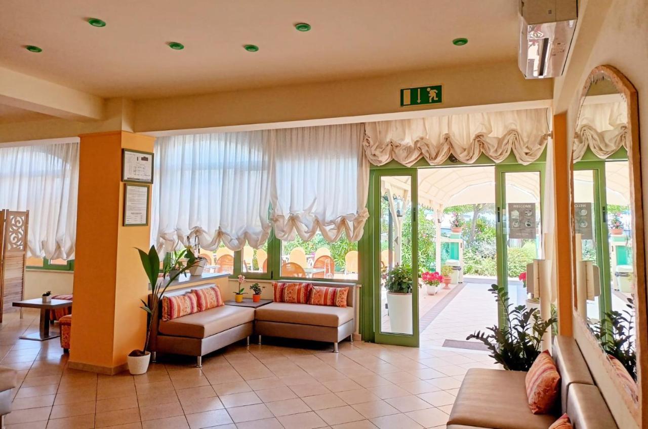 Costa Del Sole Only Room Milano Marittima Eksteriør billede