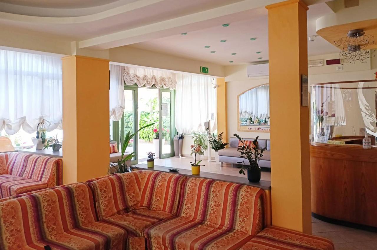 Costa Del Sole Only Room Milano Marittima Eksteriør billede
